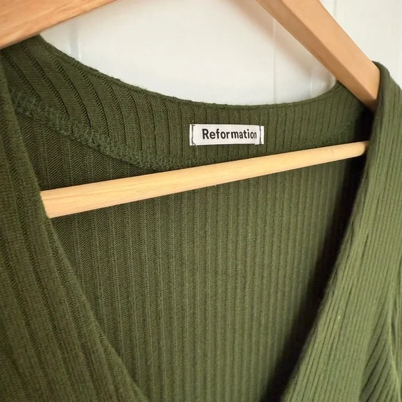 Reformation Gellar Ribbed Button V-Neck - Picture 3 of 3